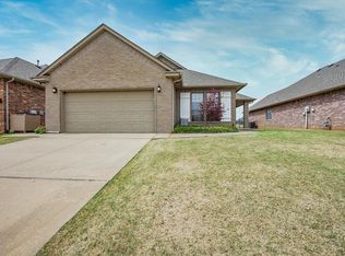 15621 Traditions Dr, Edmond, OK 73013