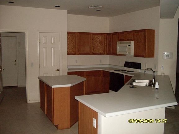 2nd image of 4049 W KELTON Lane