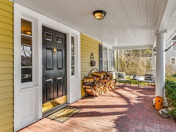 172 Black Rock Turnpike