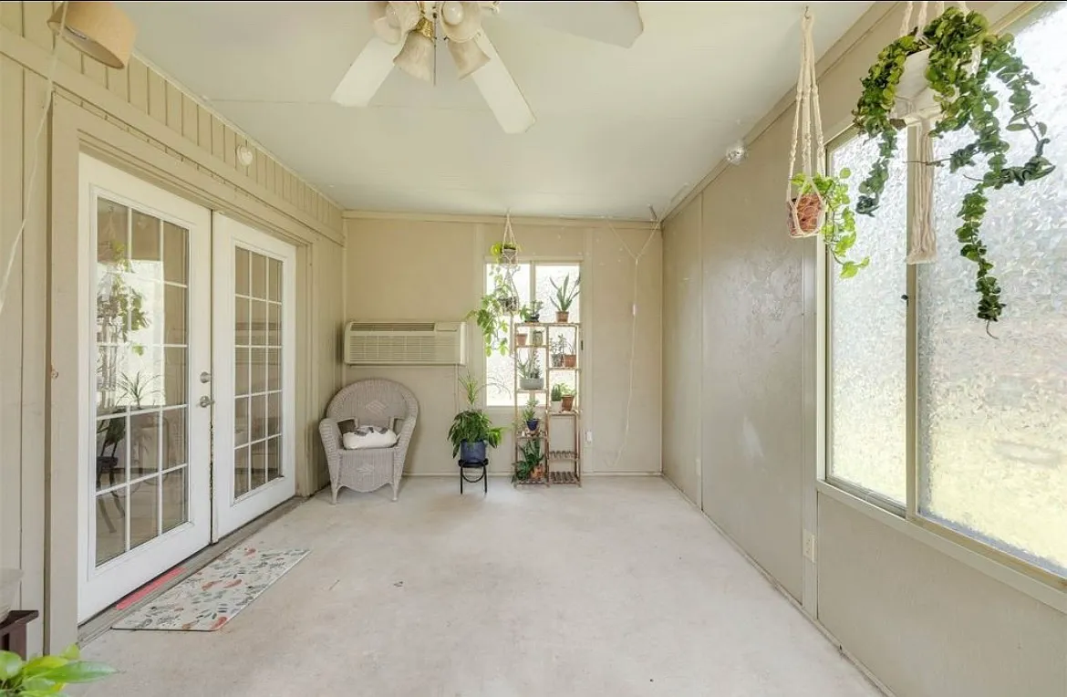 7613 Maehs Cir — Photo 3