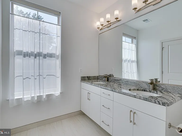 10755 Fairgrounds Dr #326 — Photo 14