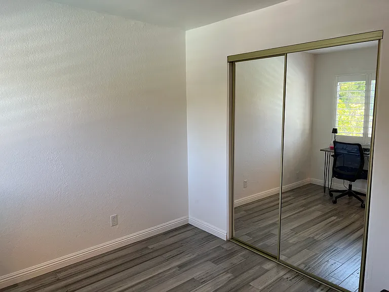 25035 Peachland Ave #276 — Photo 15