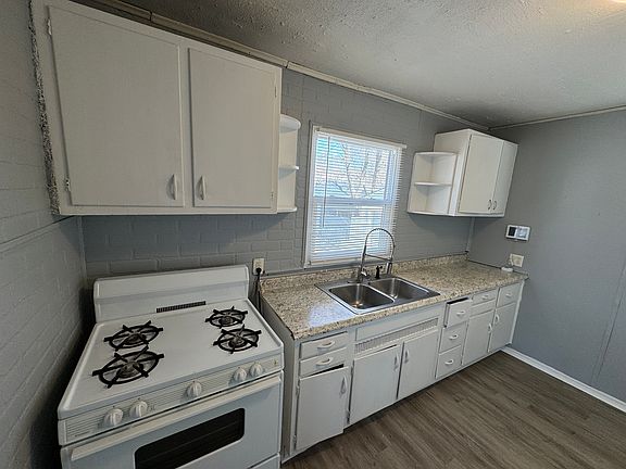 5th image of 2029 N Goodlet Ave