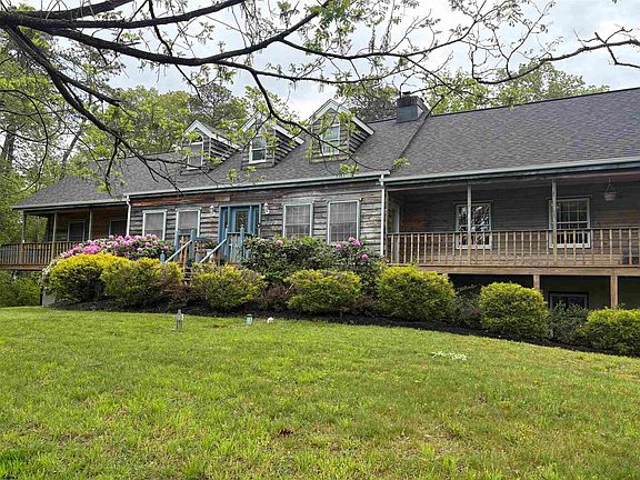 2nd image of 340 Chestnut Neck Rd
