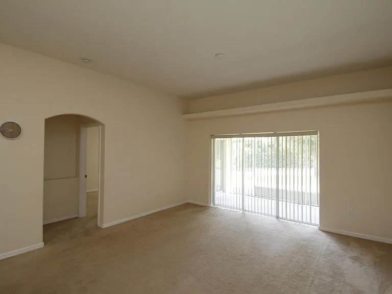 885 Tavernier Cir NE — Photo 8