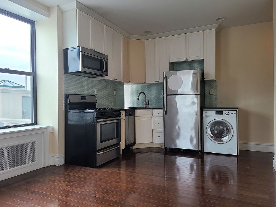 2nd image of 3495 Broadway APT 58