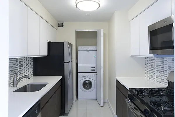 Rented by Kahen Properties | media 23