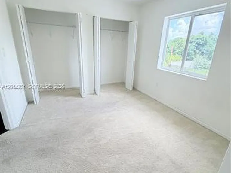 119 SW 6th Ln — Photo 39