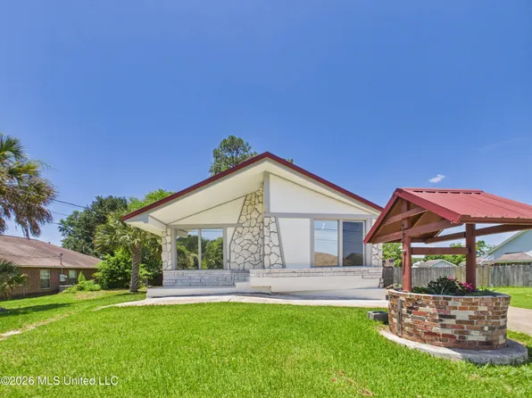 3605 N 9th St, Ocean Springs, MS 39564