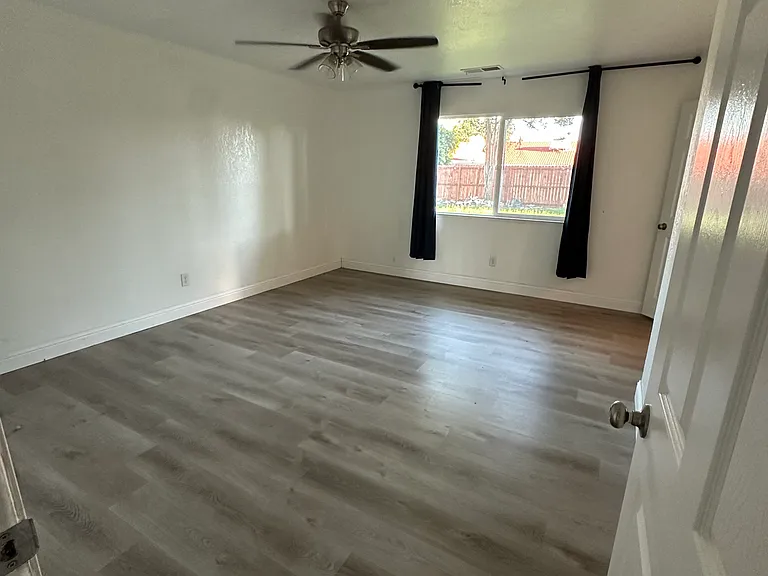 2108 Summerset Ave — Photo 3