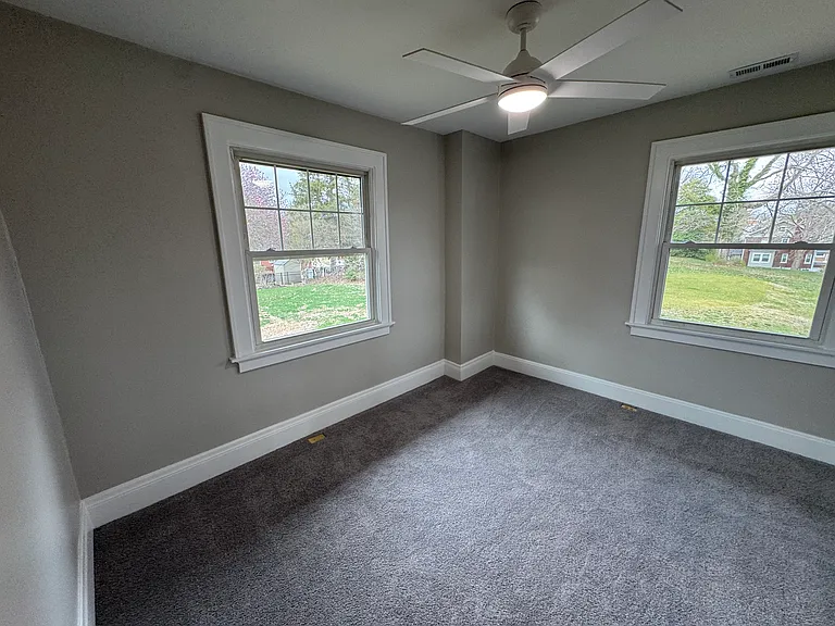 724 S Grand Ave — Photo 6