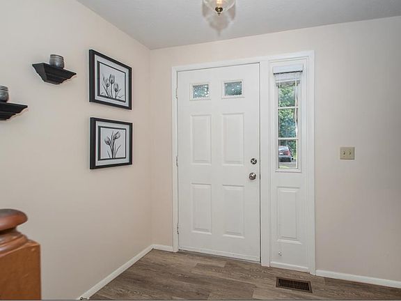 4th image of 3819 Lake Run Blvd