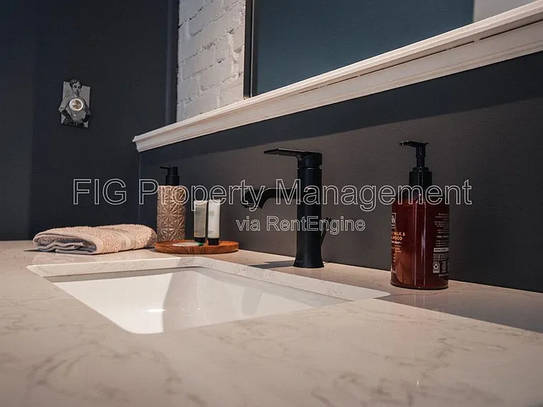 415 W Depot Ave — Photo 27