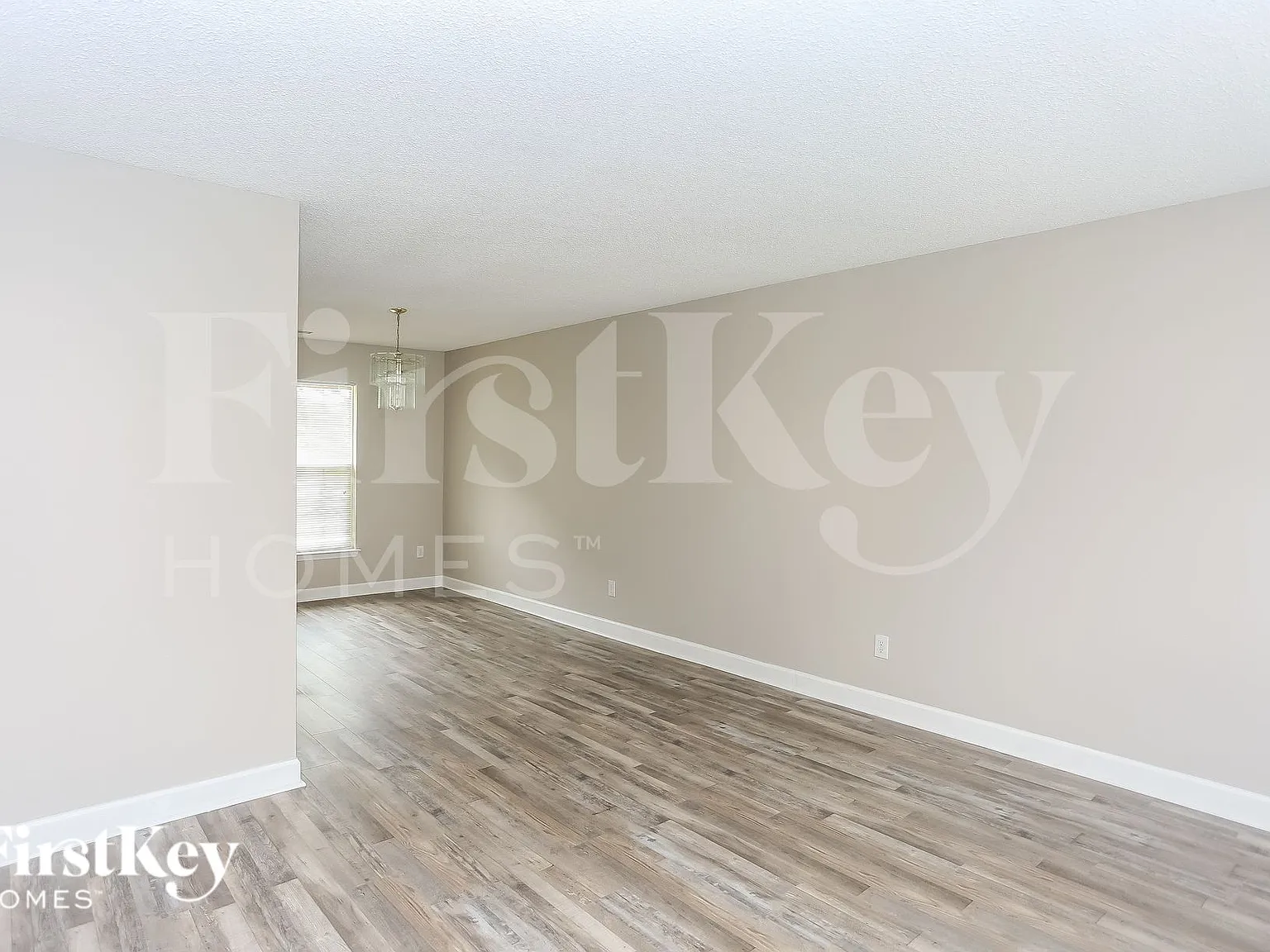 4 bed, 2.5 bath, 2070 sqft, $2,465 — Photo 4