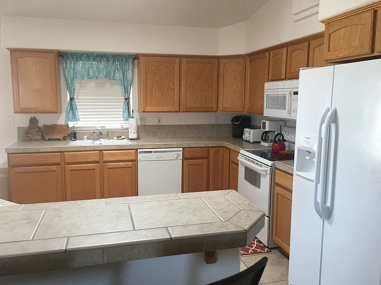 3715 Beachview Dr — Photo 8