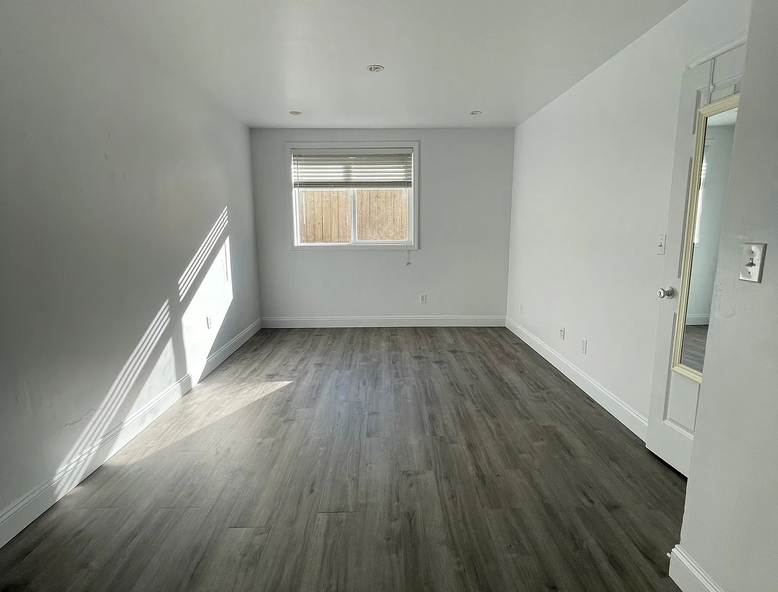 1 bed, 500 sqft, $2,100 — Photo 3