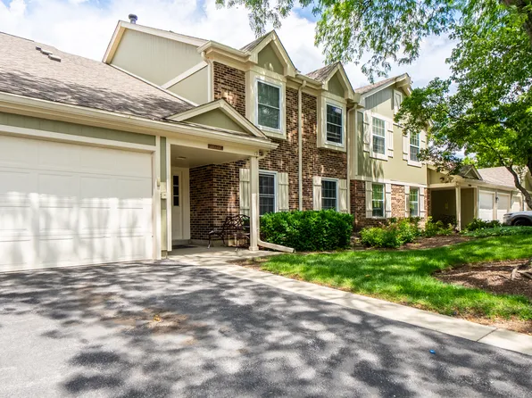233 Blossom Ct #233, Buffalo Grove, IL 60089