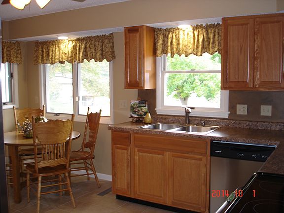 eat in kitchen