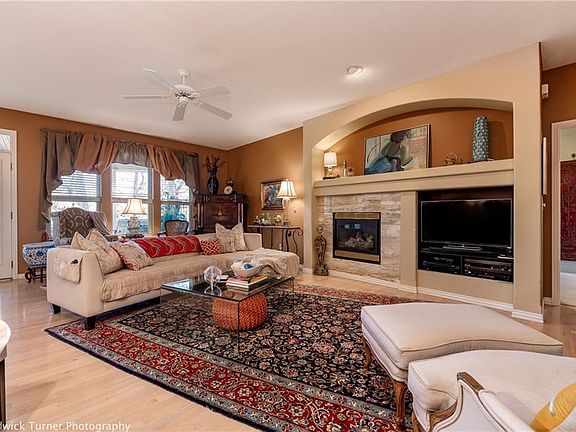 3rd image of 5 Kipling Cir