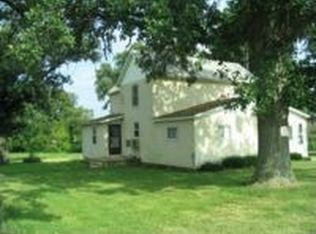 6098 Angus Ln, Hopedale, IL 61747