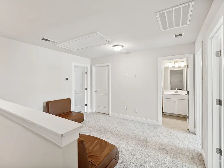 738 Prairie View Dr — Photo 11
