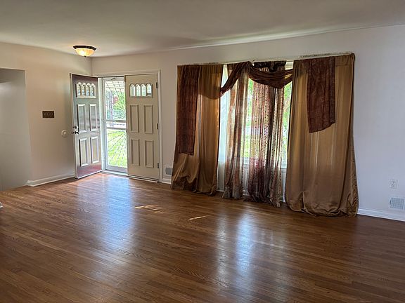 3rd image of 7200 Wendover Dr