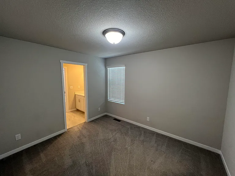 1095 Mountain Dr #B — Photo 10