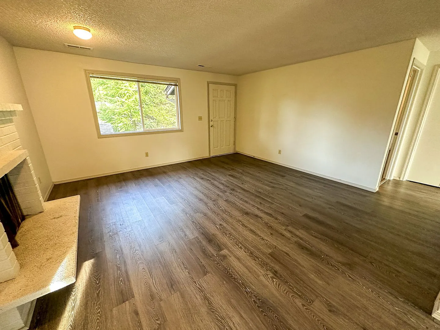 NOMAD2196-2204 — Photo 3