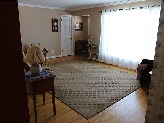 5th image of 29 Little Brook Dr