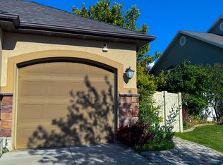 2368 N Cranefield Rd, Clinton, UT 84015