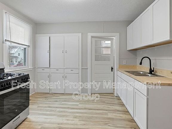4th image of 1400 Lafayette Ave NE Unit 1400