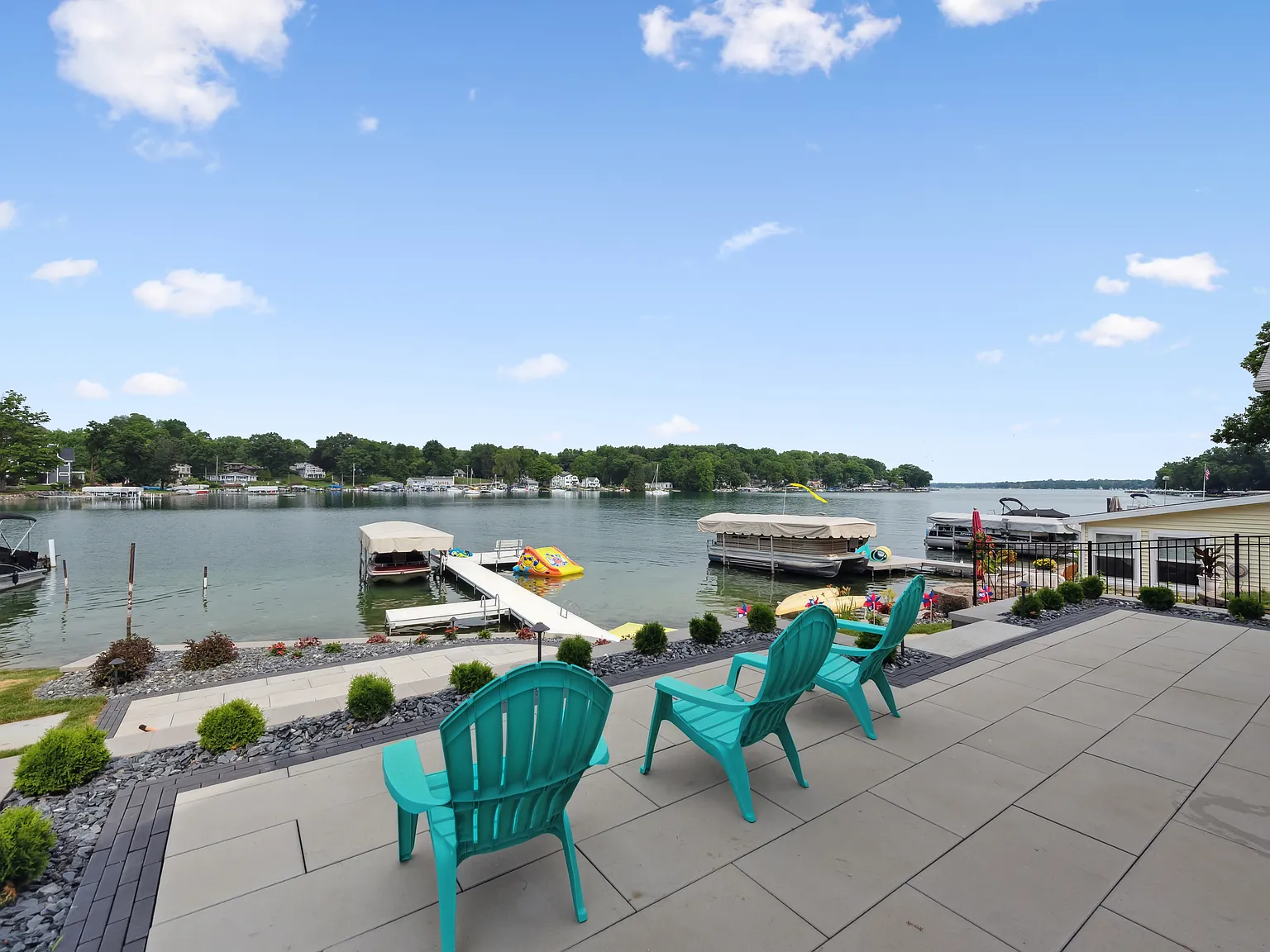 168 E Gull Lake Dr — Photo 3
