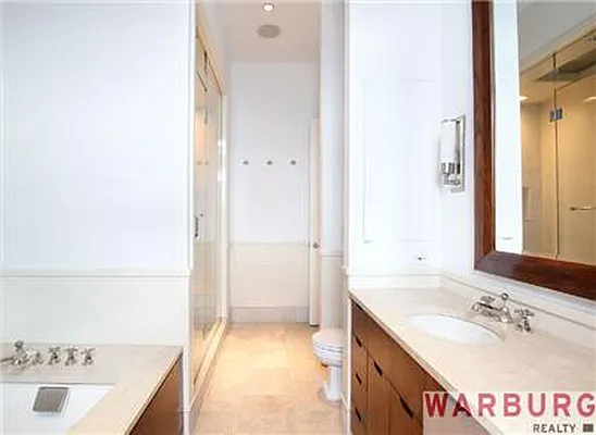 Sold by Warburg | media 21