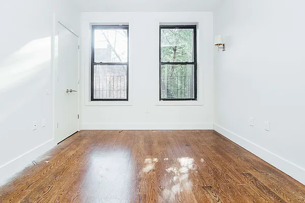 Rented by Nooklyn NYC LLC | media 65