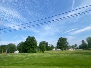 1 & 3 Holly Ln, Flora, IL 62839