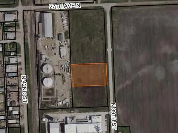 2545 N 39th St, Grand Forks, ND 58203