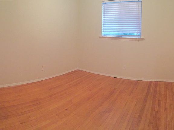 3rd image of 1737 Whitehead Dr