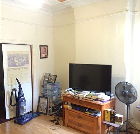 3rd image of 670A Union St #1