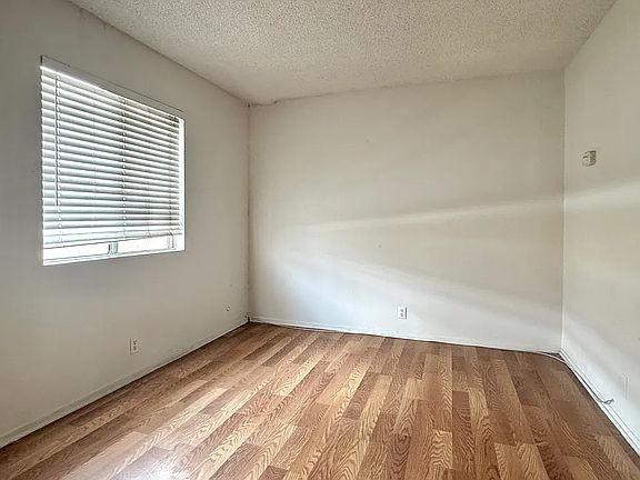4th image of 16117 S Ainsworth St #8