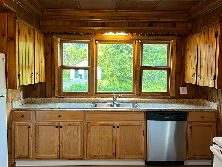 75 Mildred Ave — Photo 4
