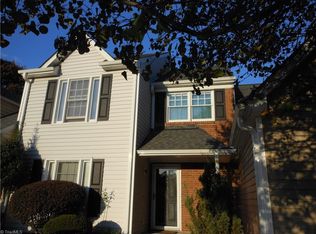 15 Cedar Knoll Dr, Greensboro, NC 27407