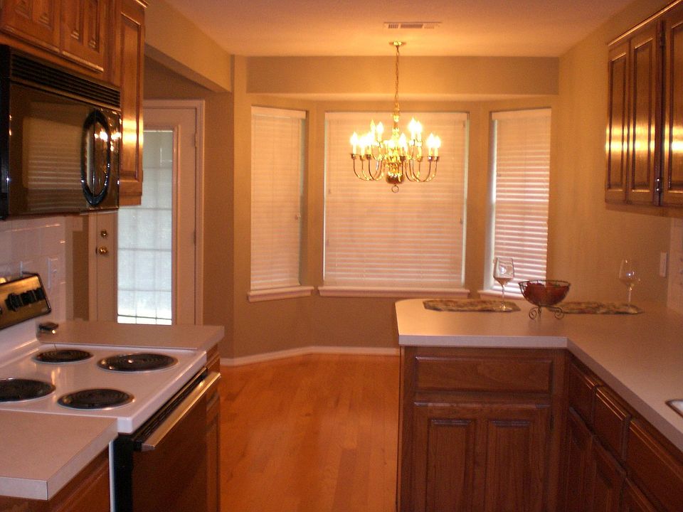 2nd image of 11506 S 106th Ave E