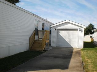 121 Flamingo Dr, Beecher, IL
