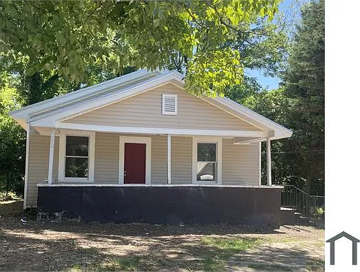 4 bed, 2002 sqft, $1,350 — Photo 1