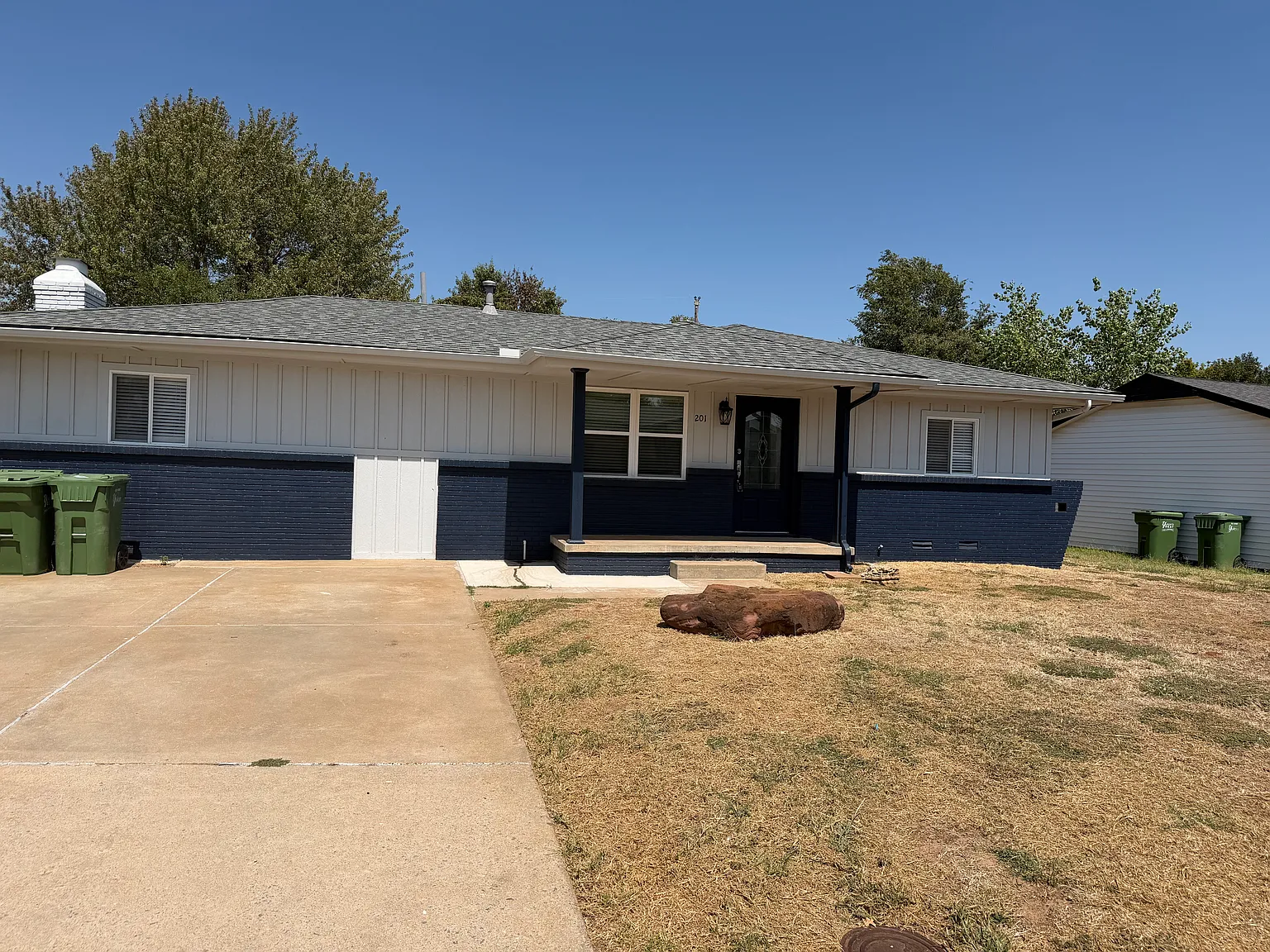 4 bed, 1600 sqft, $1,895 — Photo 1