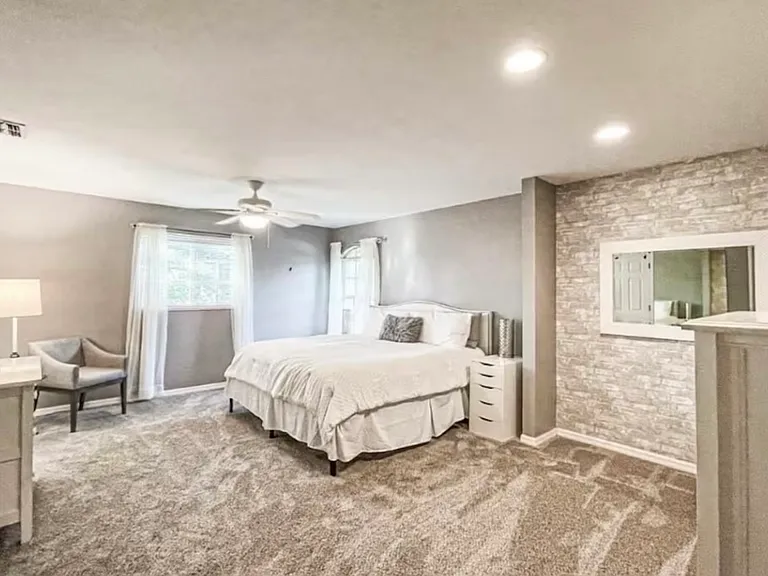 212 Silverado Dr — Photo 34