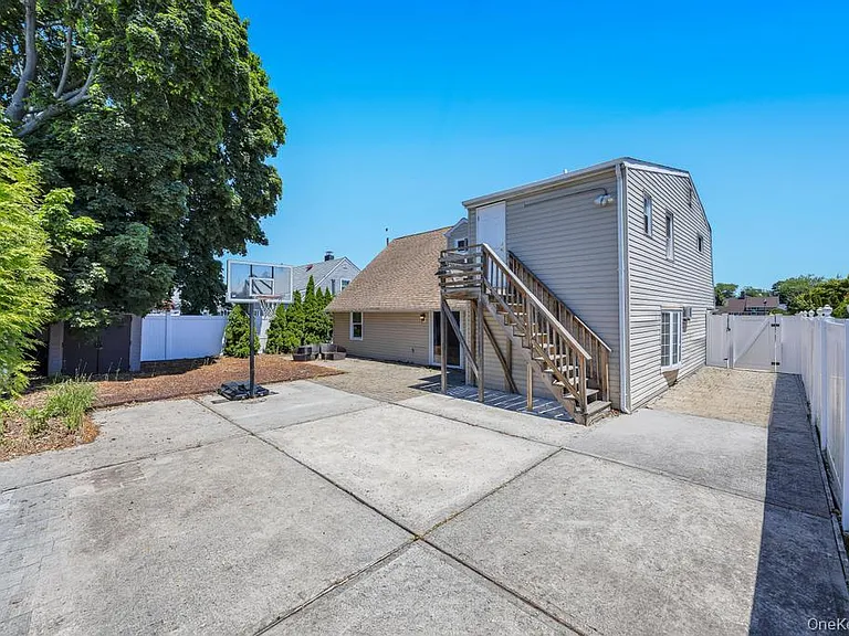 153 Sunrise Ln — Photo 35
