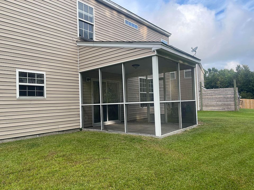 2nd image of 571 English Oak Cir