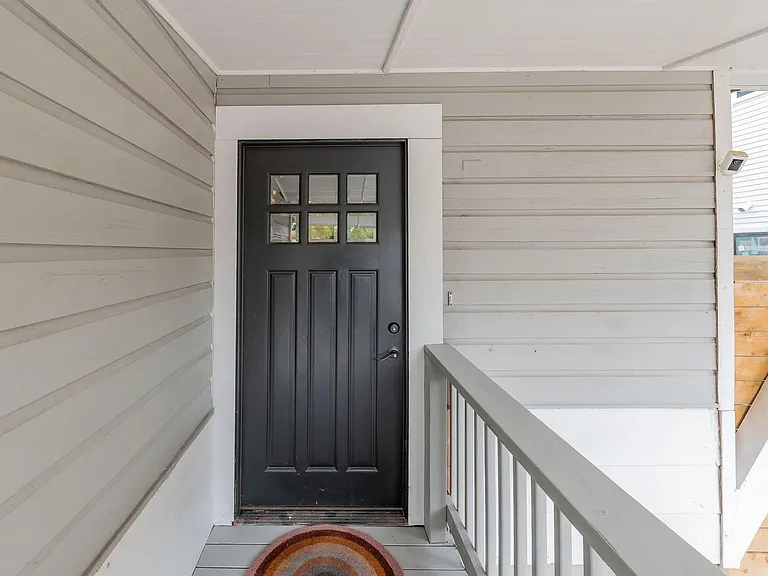 2404 Oak Crest Ave — Photo 3