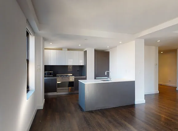666 West End Avenue — Photo 2